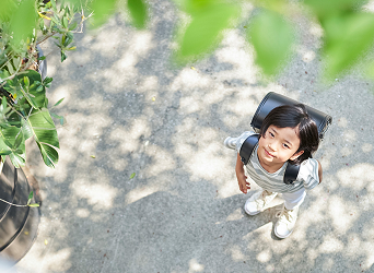 小学校近接